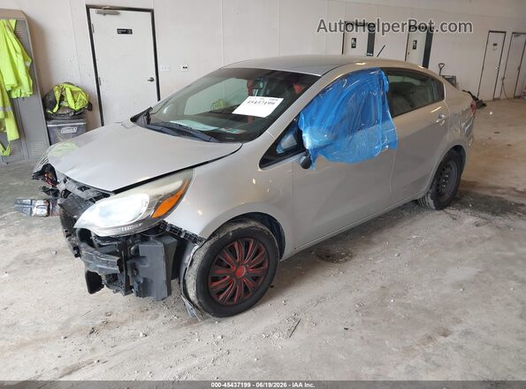 KNADM4A32G6572696 2016 KIA RIO Silver Առջևի ձախ երեք քառորդ տեսարան