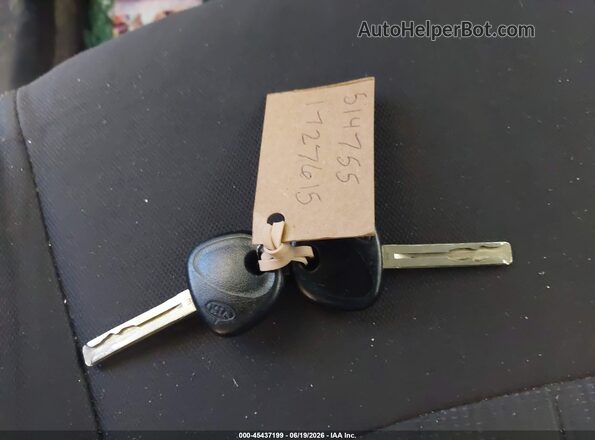 KNADM4A32G6572696 2016 KIA RIO Silver Առջևի վահանակի տեսք
