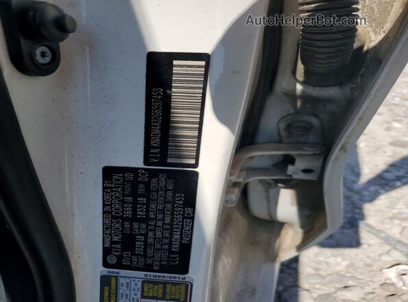 KNADM4A32G6597453 2016 KIA RIO White Շարժիչի բաժամունքի տեսք