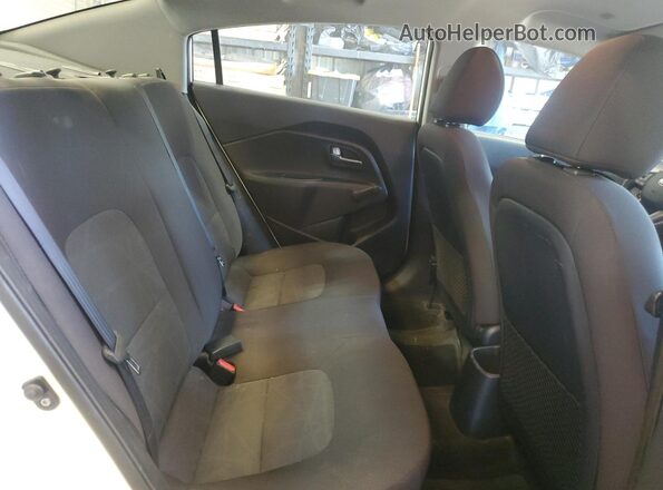 KNADM4A32G6639085 2016 KIA RIO White 