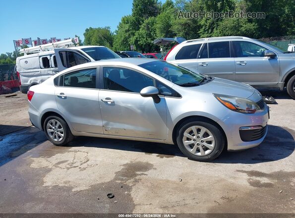 KNADM4A32G6660695 2016 KIA RIO Silver Սալոնի 360 աստիճան տեսք