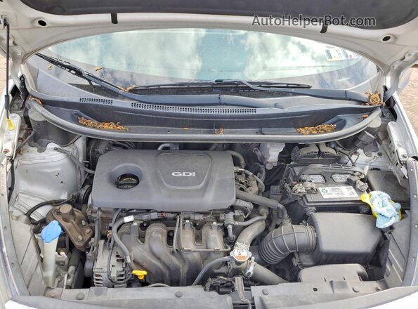 KNADM4A34G6536752 2016 KIA RIO Silver უკანა სალონის ხედი