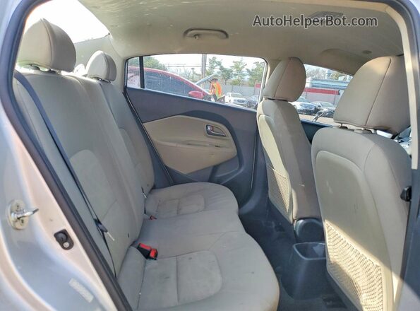 KNADM4A34G6536752 2016 KIA RIO Silver უკანა სავარძლების ხედი