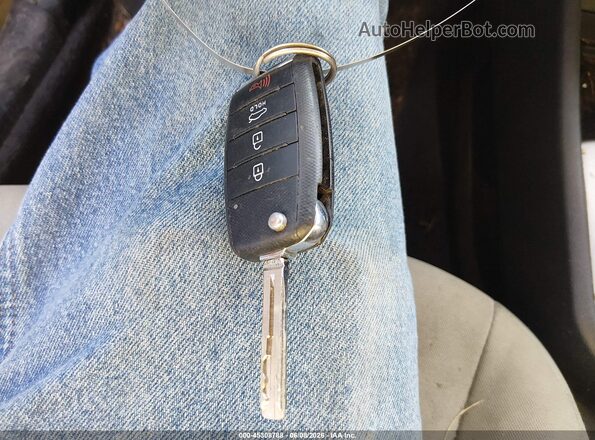 KNADM4A34H6012535 2017 KIA RIO Silver Առջևի վահանակի տեսք