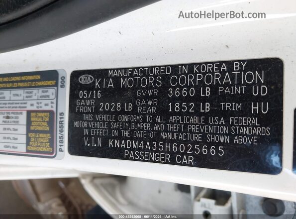 KNADM4A35H6025665 2017 KIA RIO White Widok komory silnika