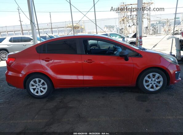 KNADM4A38H6117529 2017 KIA RIO Red Սալոնի հետևի տեսք
