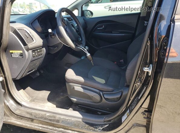 KNADM4A39H6037656 2017 KIA RIO Black Widok wnętrza z przodu
