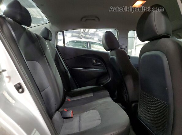 KNADM4A3XG6548646 2016 KIA RIO Серебряный Вид задних сидений