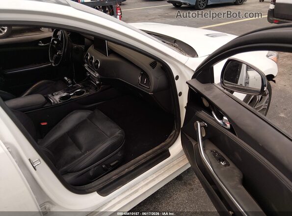 KNAE15LA3L6084463 2020 KIA STINGER White Вид салону спереду