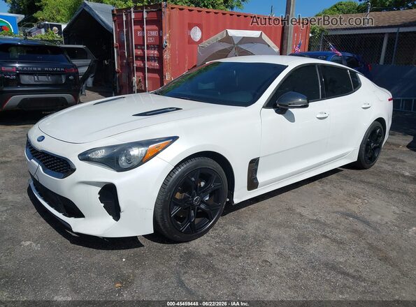 KNAE15LA8M6097906 2021 KIA STINGER White წინა მარცხენა ხედი სამი მეოთხედიდან