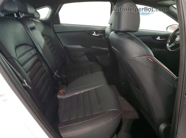 KNAF45A77P5158238 2023 KIA FORTE White Widok tylnych siedzeń