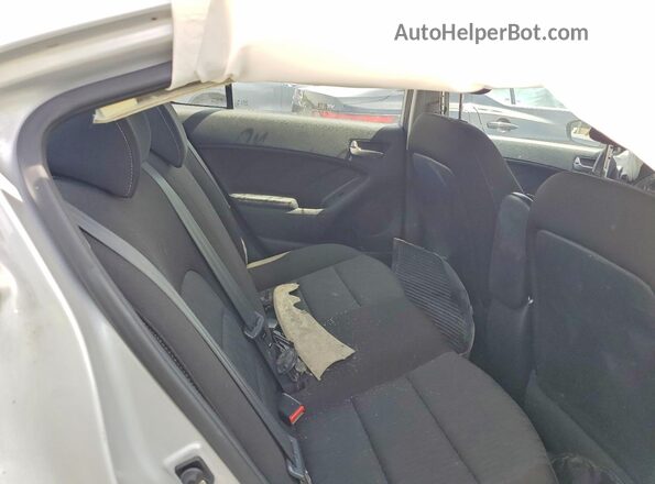KNAFK4A6XG5457018 2016 KIA FORTE Серебряный Вид задних сидений