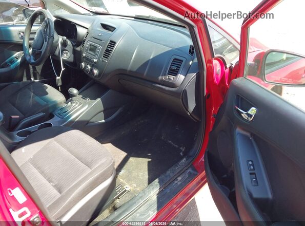 KNAFK4A6XG5475700 2016 KIA FORTE Красный Вид салона спереди
