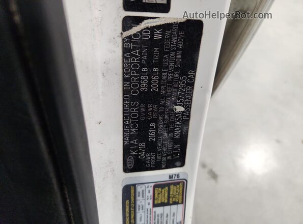 KNAFK5A87J5772955 2018 KIA FORTE White Вид підкапотного простору