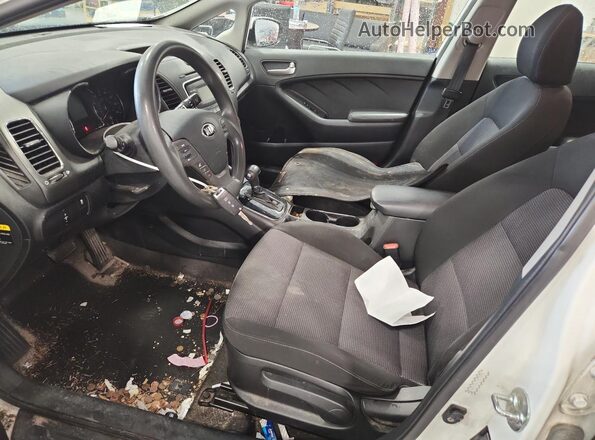 KNAFK5A87J5772955 2018 KIA FORTE White Вид салону спереду