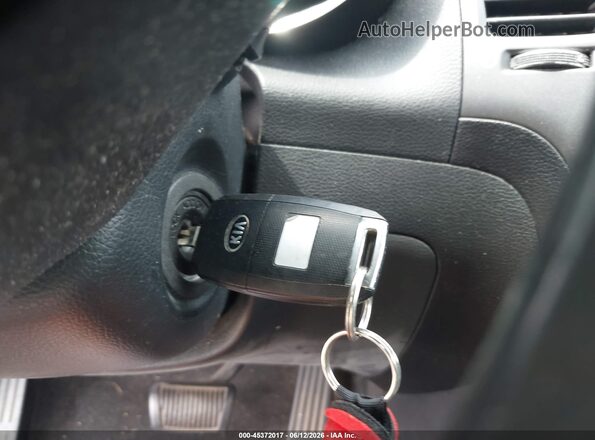 KNAFX4A65G5446252 2016 KIA FORTE Серебряный Вид панели приборов