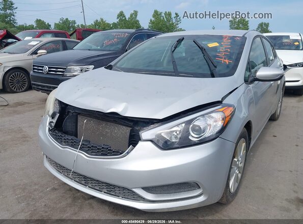 KNAFX4A69G5566216 2016 KIA FORTE Серебряный Вид спереди
