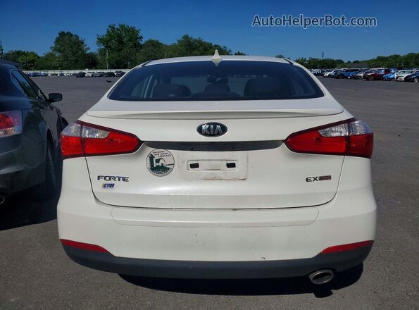KNAFX4A80G5491066 2016 KIA FORTE Белый Вид сзади