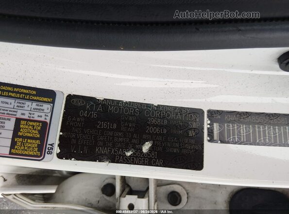 KNAFX5A85G5626581 2016 KIA FORTE White Vista del compartimento del motor