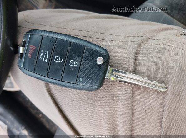 KNAFX5A8XG5629282 2016 KIA FORTE Silver Widok deski rozdzielczej