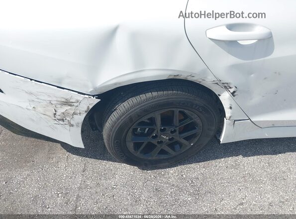 KNAG24J7XT5457625 2026 KIA K5 White 