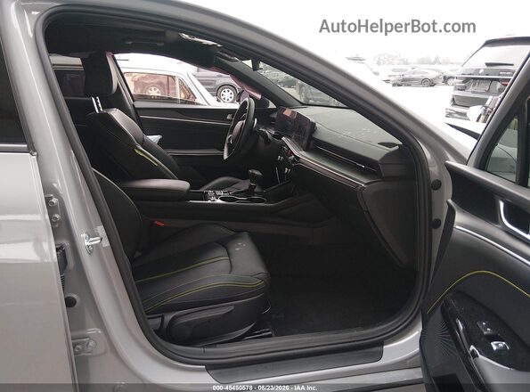 KNAG44J84T5421870 2026 KIA K5 Gray Front interior view