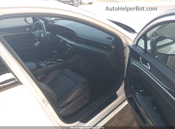 KNAG44J84T5432089 2026 KIA K5 White Widok wnętrza z przodu