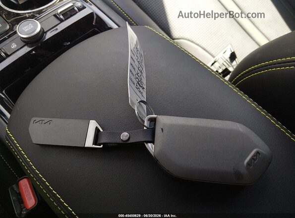 KNAG44J84T5472849 2026 KIA K5 Gray Dashboard view