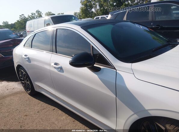 KNAG44J87T5435567 2026 KIA K5 White Vista interior de 360 grados