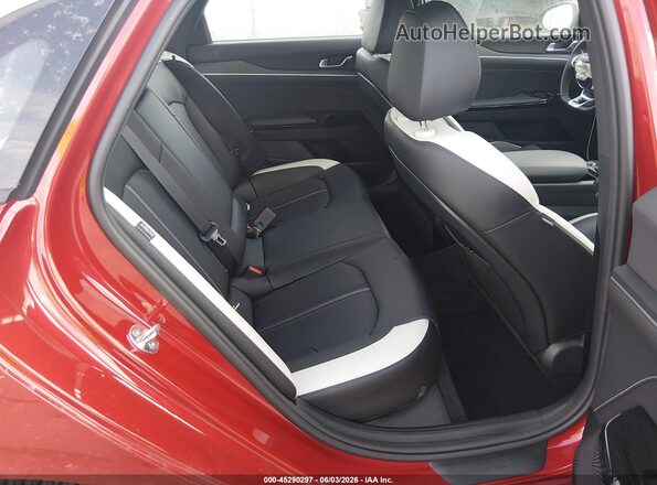 KNAG64J70T5459923 2026 KIA K5 Red VIN կոդի պիտակի տեսք