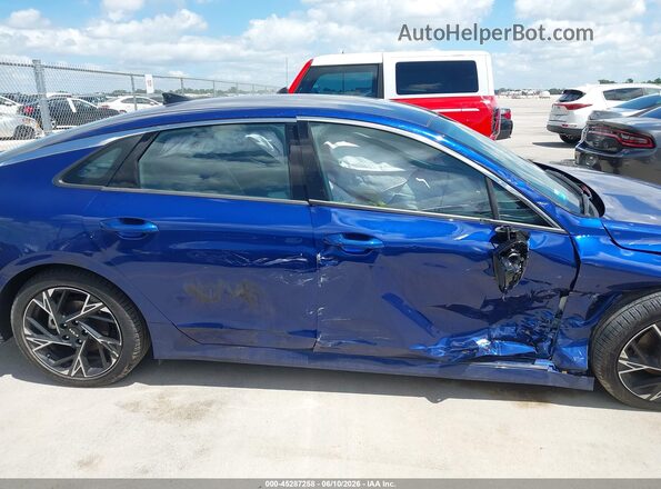 KNAG64J71S5352913 2025 KIA K5 Blue Widok wnętrza z tyłu