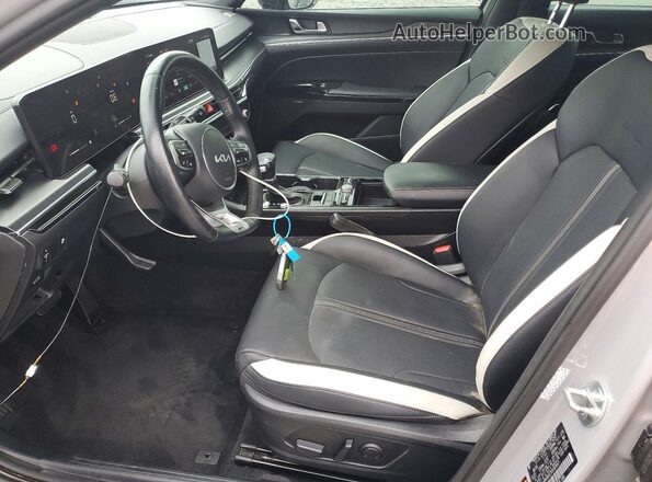 KNAG64J73S5329147 2025 KIA K5 Gray Widok wnętrza z przodu