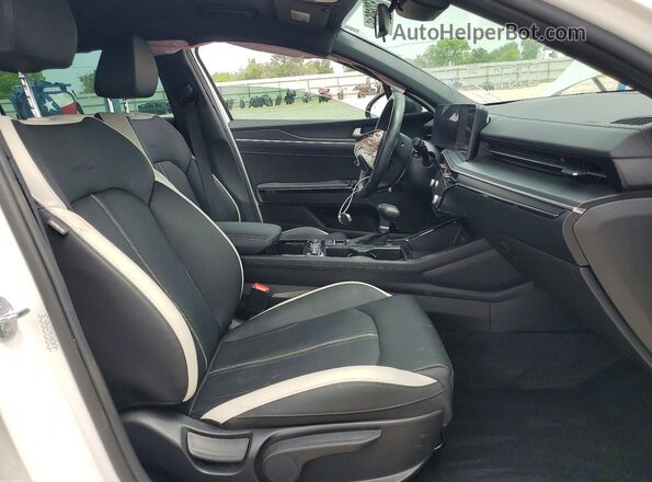 KNAG64J76S5283975 2025 KIA K5 White 