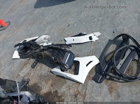 KNAG64J79T5408971 2026 KIA K5 White Առջևի վահանակի տեսք