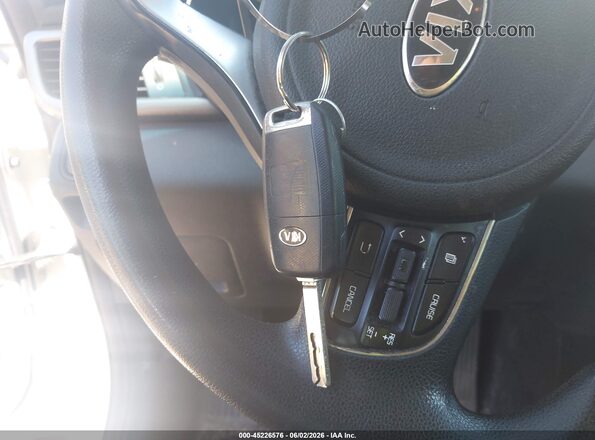 KNAGT4L32G5106530 2016 KIA OPTIMA White Առջևի վահանակի տեսք