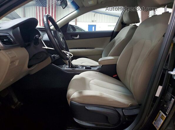 KNAGT4LE3H5013308 2017 KIA OPTIMA Черный Вид салона спереди