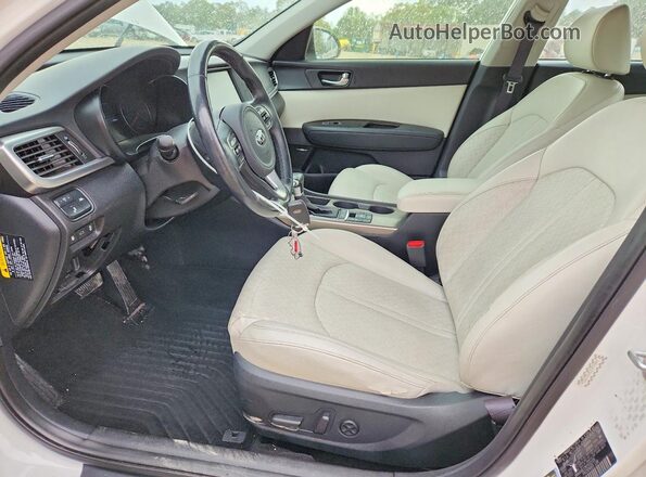 KNAGU4LE3K5032526 2019 KIA OPTIMA White Front interior view