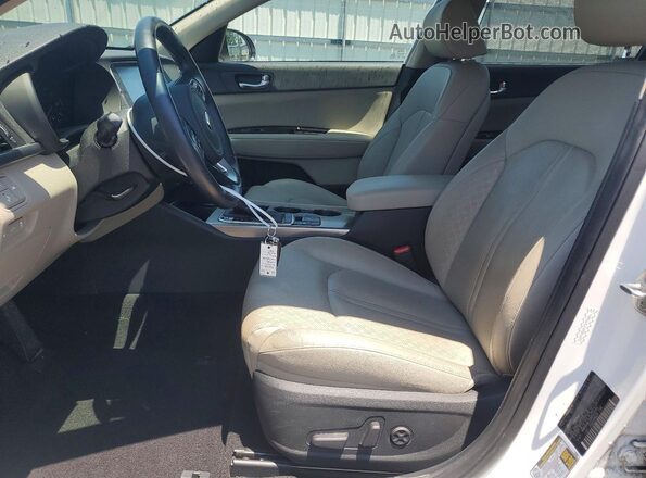 KNAGU4LE4H5014951 2017 KIA OPTIMA White წინა სალონის ხედი