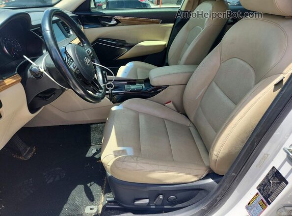 KNALB4J11K5154791 2019 KIA CADENZA White Вид салону спереду