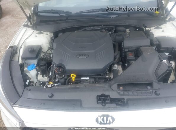 KNALC4J11H5080858 2017 KIA CADENZA White Rear view