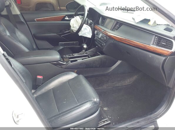 KNALC4J14H5060622 2017 KIA CADENZA Белый Вид салона спереди