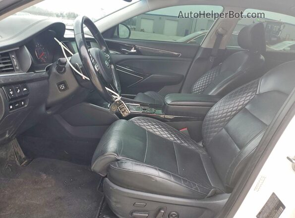 KNALC4J14J5105046 2018 KIA CADENZA Белый Вид салона спереди