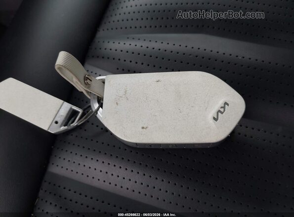 KNDAEFS57R6026123 2024 KIA EV9 White Вид панелі приладів