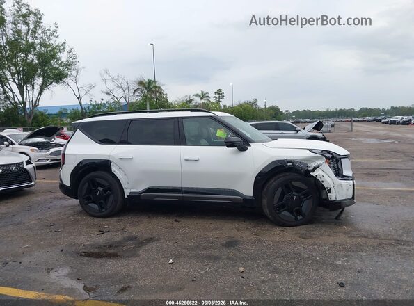KNDAEFS57R6026123 2024 KIA EV9 White Вид задньої частини салону
