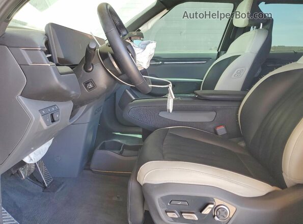 KNDAEFS59R6046549 2024 KIA EV9 Белый Вид салона спереди