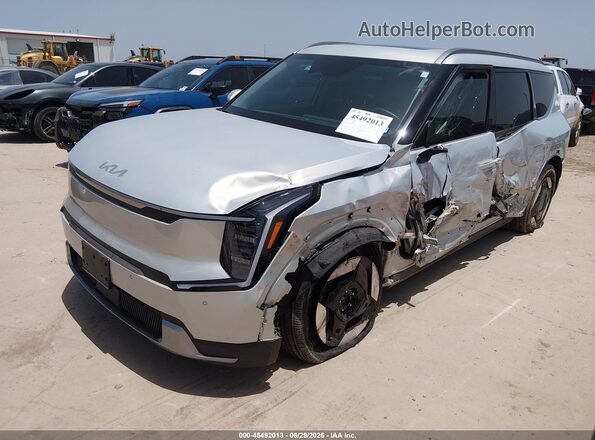 KNDAFFS50R6024100 2024 KIA EV9 Blue Vista tres cuartos delantera izquierda