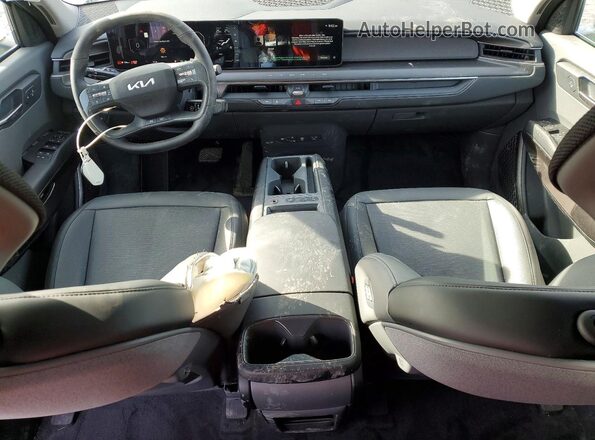 KNDAFFS58T6064190 2026 KIA EV9 Silver 