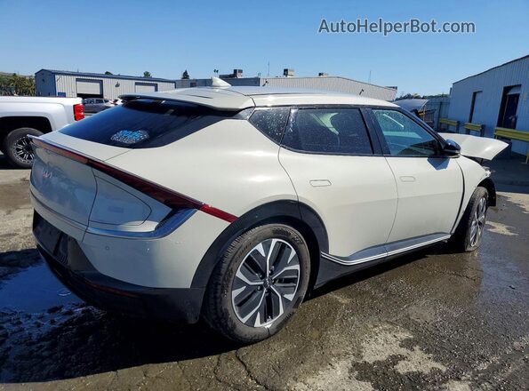 KNDC34LA0R5622016 2024 KIA EV6 Gray Trasero derecho