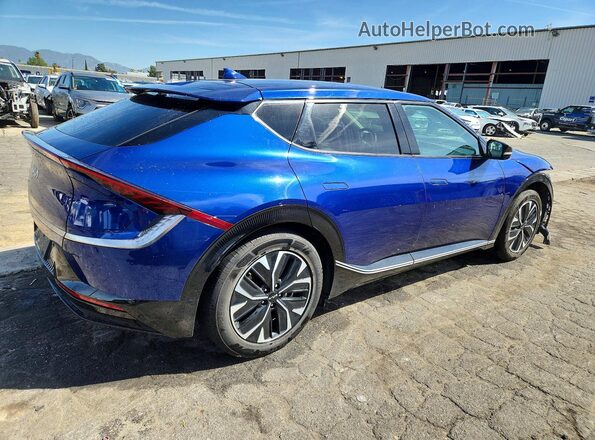 KNDC34LA7R5198348 2024 KIA EV6 Blue Trasero derecho