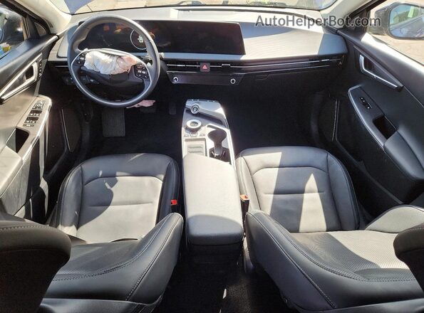 KNDC34LA7R5198348 2024 KIA EV6 Blue Vista del salpicadero